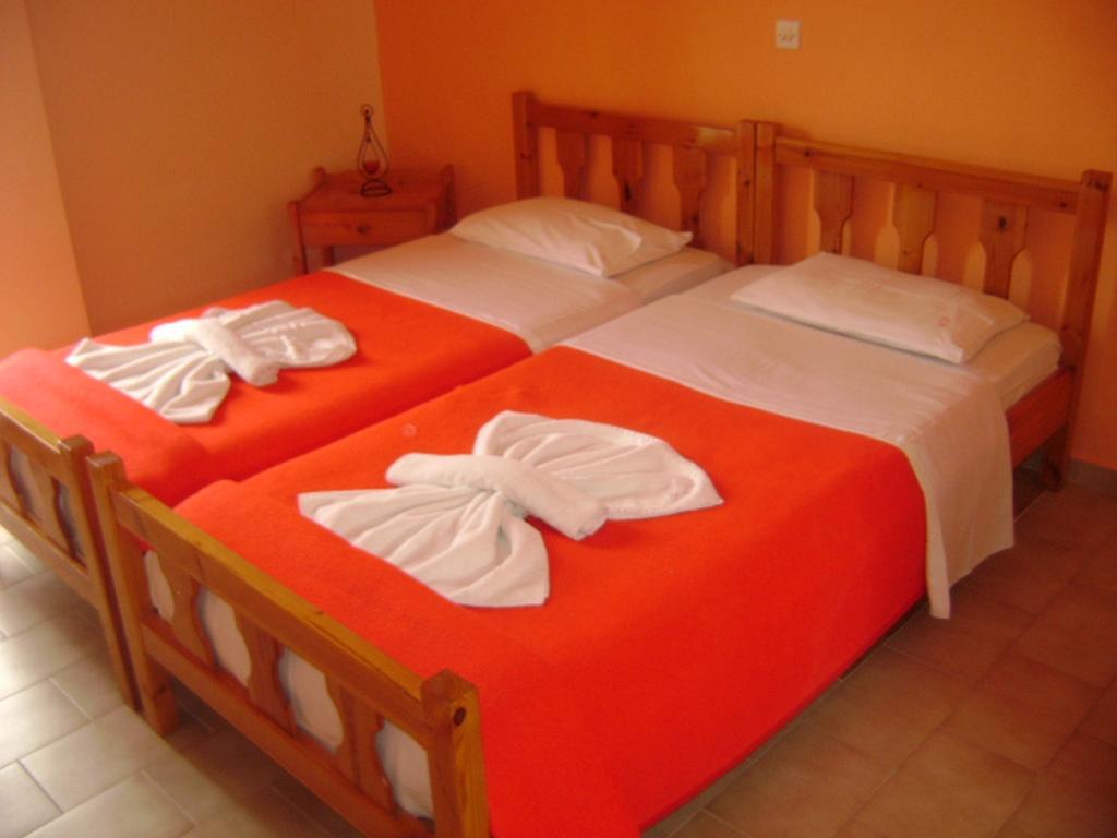 Adonis Beach Hotel Candia Esterno foto