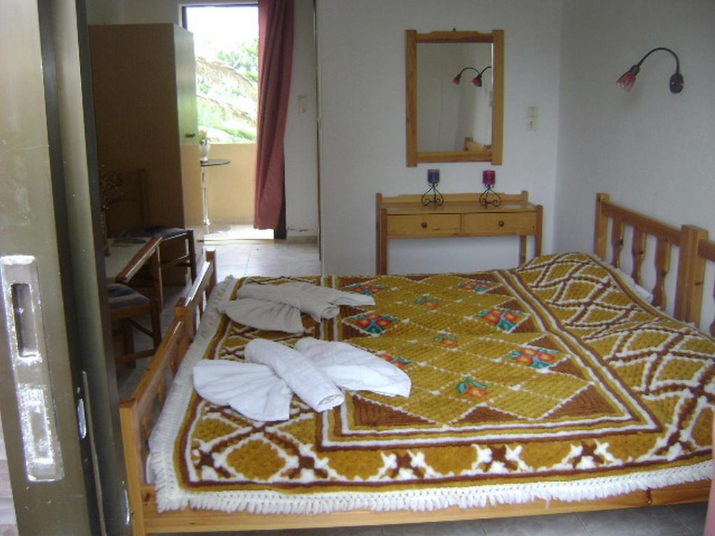 Adonis Beach Hotel Candia Esterno foto