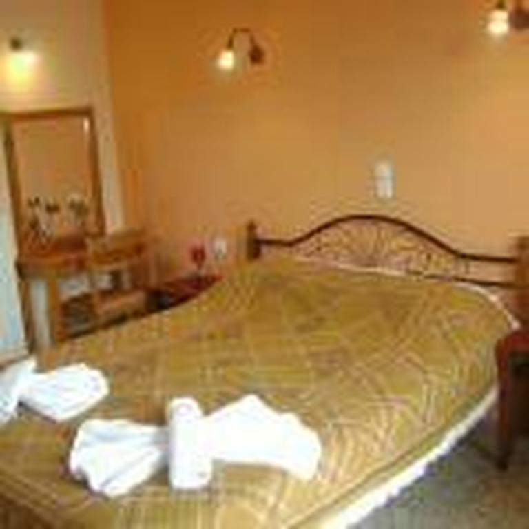 Adonis Beach Hotel Candia Esterno foto