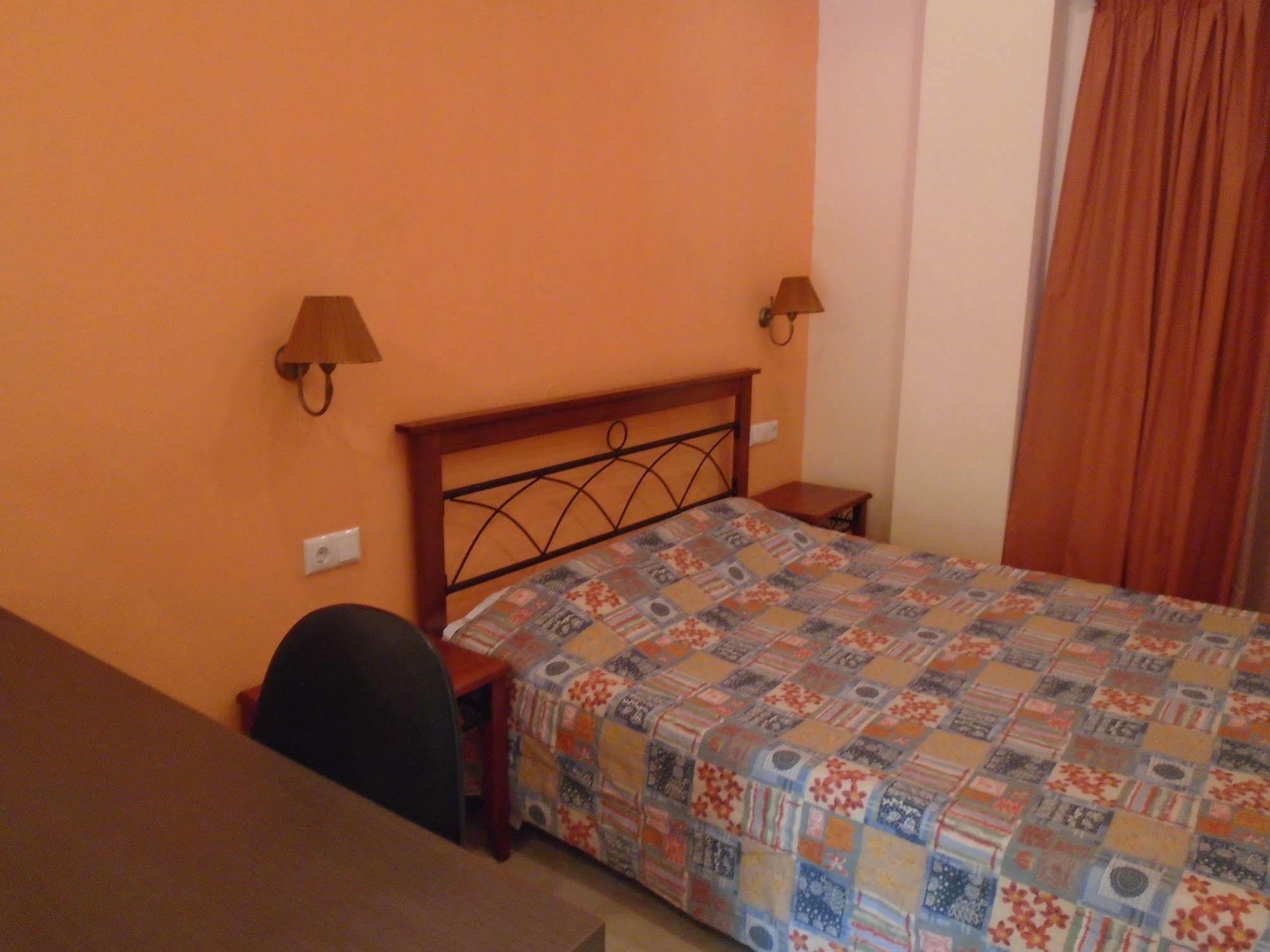 Adonis Beach Hotel Candia Esterno foto